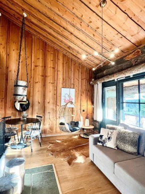Aurora by the Slopes, ski in, hike & xc-ski tracks, spectacular Views, sauna, wifi, Ruka